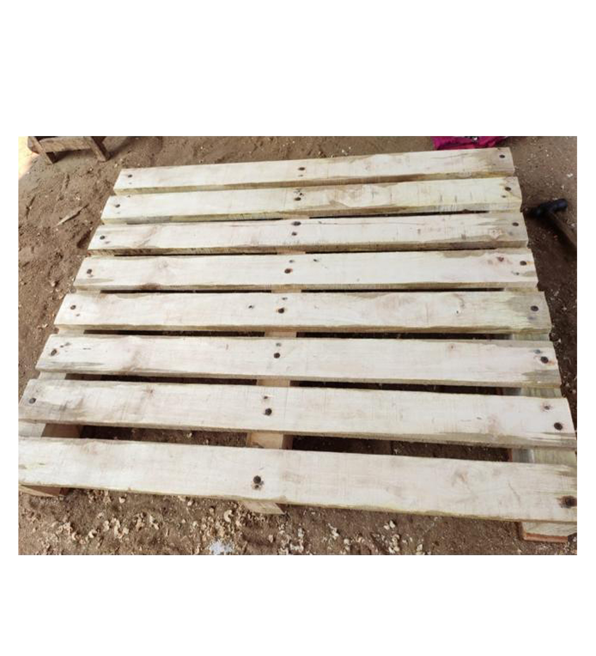 Heavy-duty wooden pallet